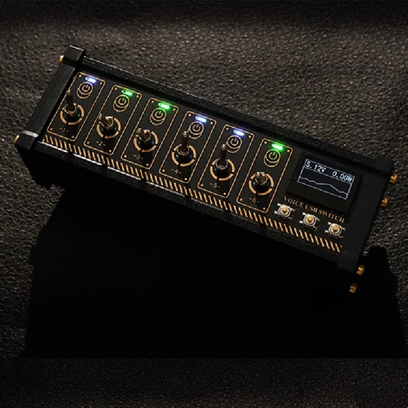 Cyberpunk NK5 USB Switch Socke - огляд і ціна Esports Gaming Trophy