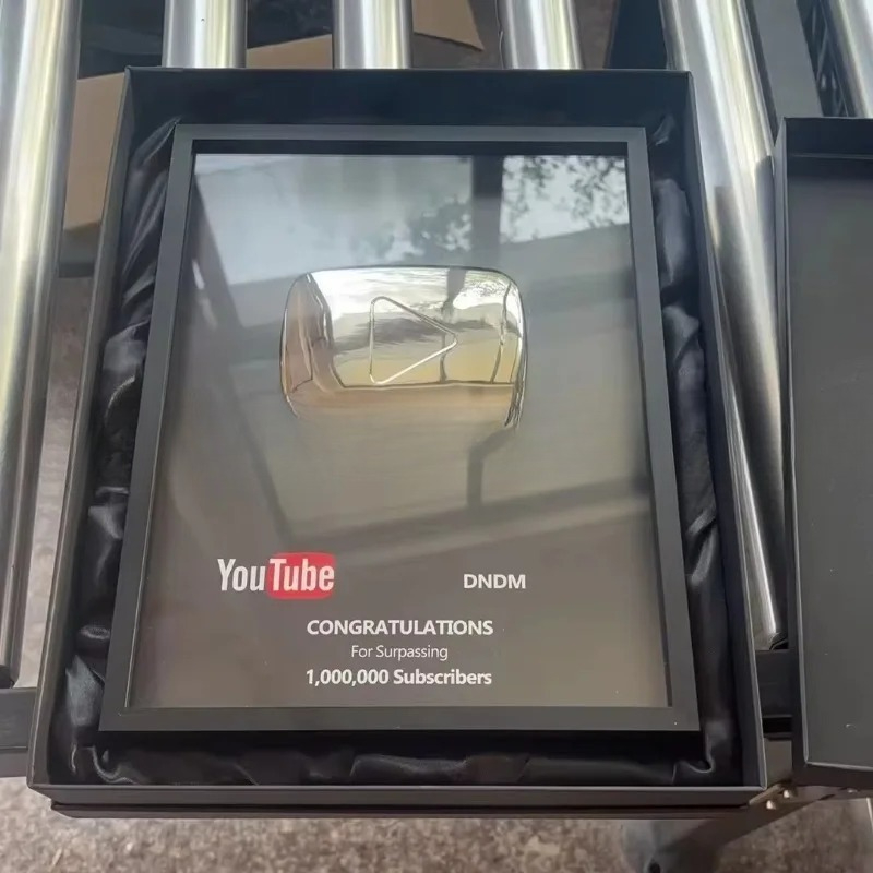 YouTube and Bilibili Game Butt - огляд і ціна Esports Gaming Trophy